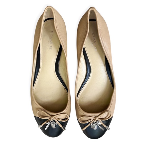 Coach Noella Black & Tan Ballet Flat w/Charms, sz 7 - Picture 1 of 12